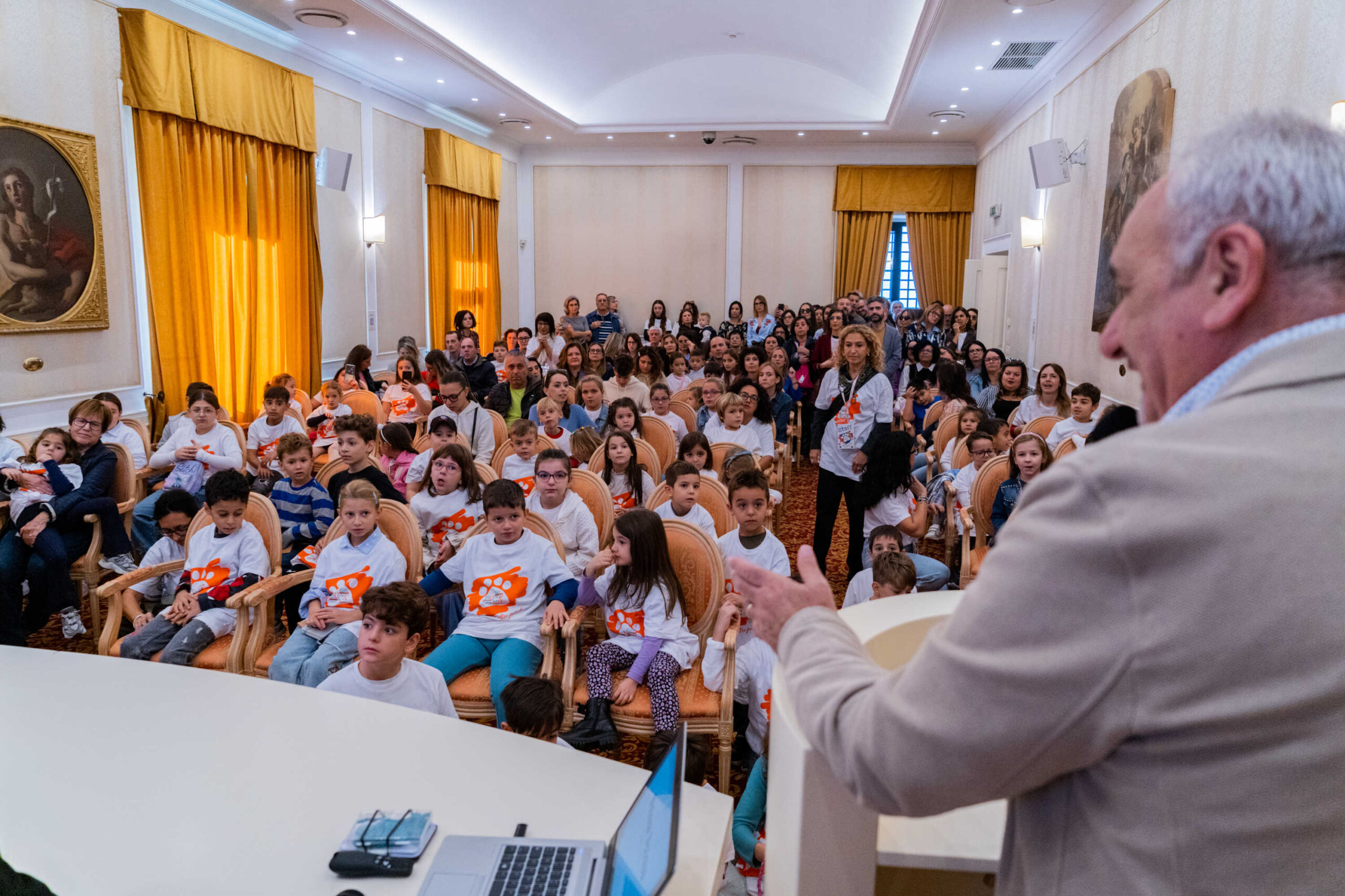 Inaugurazione del Buck Festival 2026 a Foggia con bambini, famiglie e Sergio Olivotti
